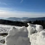 Dom Na Wzgorzu Poreba (Myslenice)
