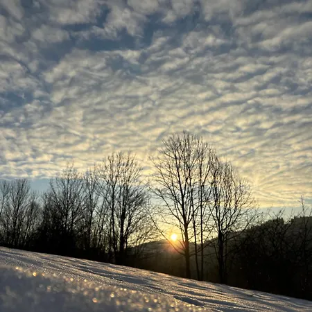 Dom Na Wzgorzu Poreba (Myslenice)