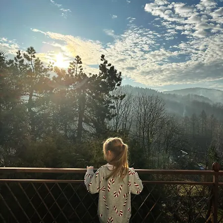 Dom Na Wzgorzu Villa Poreba (Myslenice)