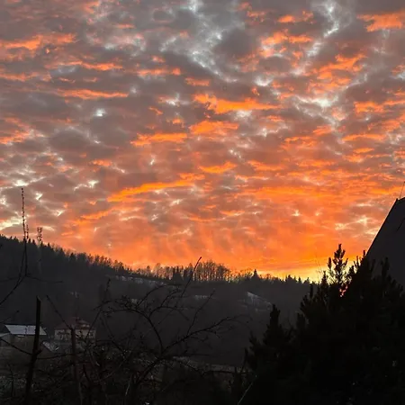 Dom Na Wzgorzu Poreba (Myslenice)