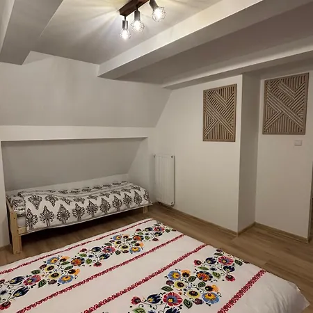 Dom Na Wzgorzu * Poreba (Myslenice)
