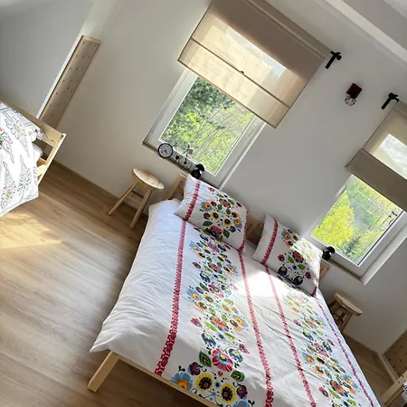 Dom Na Wzgorzu Villa Poreba (Myslenice)