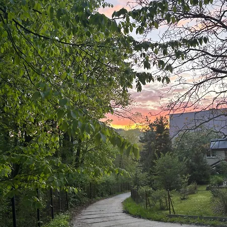 Dom Na Wzgorzu וילה Poreba (Myslenice)