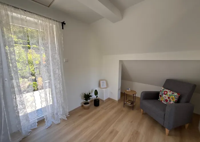 Dom Na Wzgórzu Poreba (Myslenice)